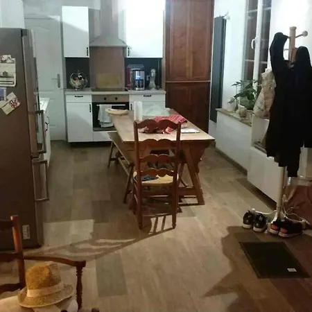 Calme Et Accueillante 13 Kmtrs Aéroport, Parking Gratuit, Navette Gare Ou Aéroport Hébergement de vacances