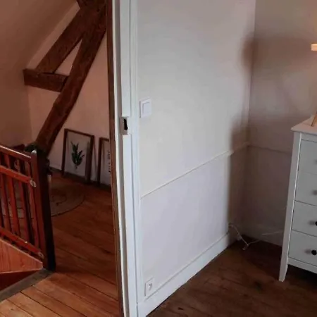 Hébergement de vacances Calme Et Accueillante 13 Kmtrs Aéroport, Parking Gratuit, Navette Gare Ou Aéroport Saint-Germain-la-Poterie