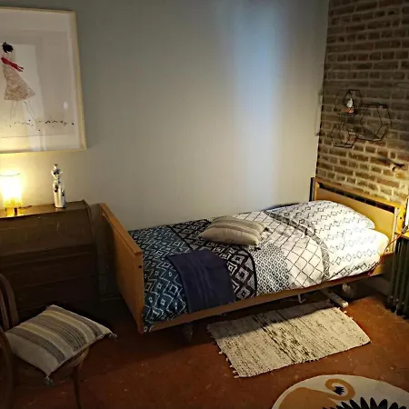 Calme Et Accueillante 13 Kmtrs Aéroport, Parking Gratuit, Navette Gare Ou Aéroport Saint-Germain-la-Poterie