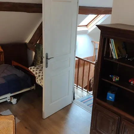 Calme Et Accueillante 13 Kmtrs Aéroport, Parking Gratuit, Navette Gare Ou Aéroport * Saint-Germain-la-Poterie